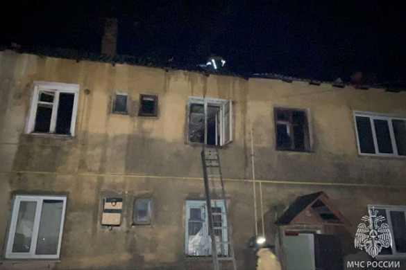 38 человек спасали от огня жилой дом в Пучеже
